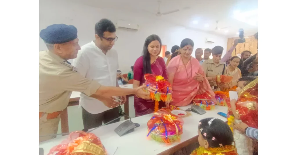 मिशन शक्ति 5.0, आगरा कन्या पूजन, नवरात्रि समापन आगरा, बेटी बचाओ बेटी पढ़ाओ, महिला सशक्तिकरण, कन्या पूजन 2025, यूपी सरकार महिला योजनाएं, मिशन शक्ति अभियान, मातृ शक्ति नमन, महिला कल्याण योजनाएं उत्तर प्रदेश
