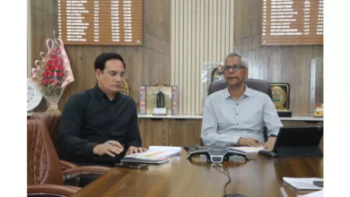 मण्डलायुक्त शैलेन्द्र कुमार सिंह, आगरा मंडल समीक्षा बैठक, राजस्व वसूली, कृषक दुर्घटना कल्याण योजना, दीपावली सुरक्षा, आगरा समाचार, फिरोजाबाद खबरें, मथुरा प्रशासन, यूपी सरकार, Uttar Pradesh News, Agra News Live, Google Discover News Hindi