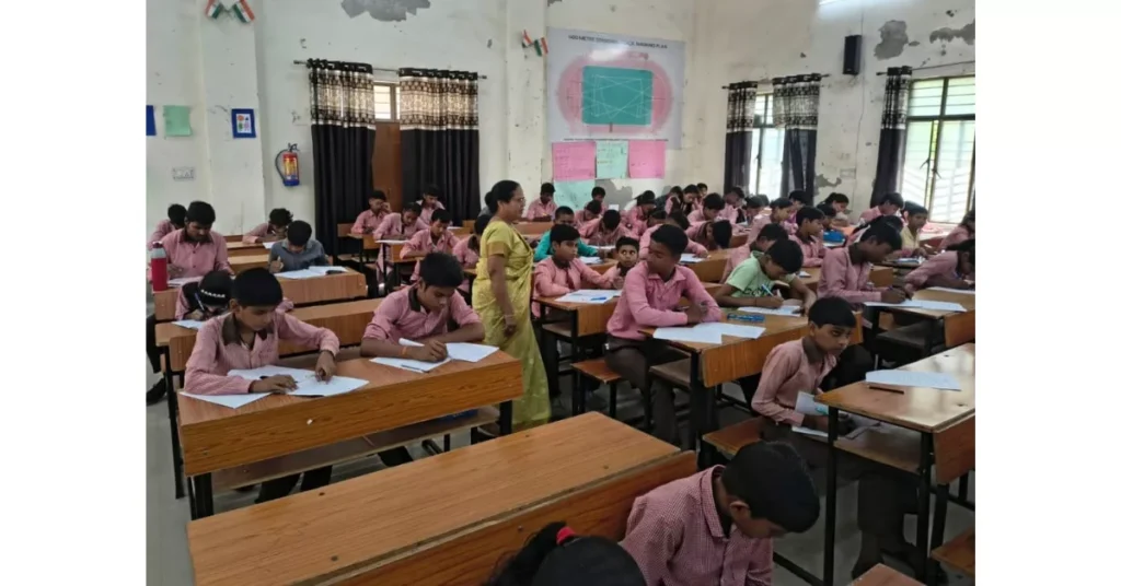 गणित ओलंपियाड 2025, Agra Math Olympiad 2025, DIET Agra, गणित ओलंपियाड आगरा, Pushpa Kumari DIET, Math Competition UP, Agra Education News, Students Logical Thinking