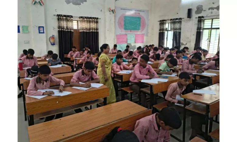 गणित ओलंपियाड 2025, Agra Math Olympiad 2025, DIET Agra, गणित ओलंपियाड आगरा, Pushpa Kumari DIET, Math Competition UP, Agra Education News, Students Logical Thinking