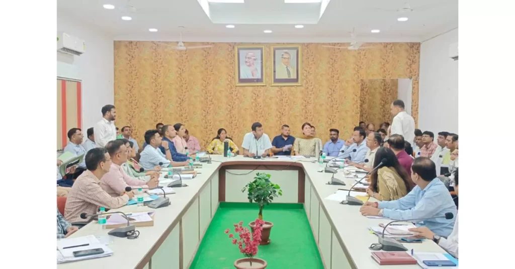 मेला श्री बटेश्वरनाथ 2025, आगरा मेला, आगरा सांस्कृतिक कार्यक्रम, आगरा धार्मिक मेला, आगरा मेले की तैयारियाँ, बटेश्वरनाथ मेले का आयोजन, आगरा जिला प्रशासन, जिलाधिकारी आगरा, आगरा खेल प्रतियोगिता, टी-20 क्रिकेट आगरा, रामलीला आगरा, रासलीला आगरा, कुश्ती दंगल आगरा, आगरा मेला अक्टूबर 2025, आगरा मेले की सुरक्षा, आगरा मेले की सफाई, आगरा मेला उद्घाटन, आगरा मेला समाचार, Agra Bateshwar Nath Fair 2025, Agra Cultural Fair, Agra Religious Fair, Agra Festival News, Agra District Administration, Agra Mela Events, Agra Local News
