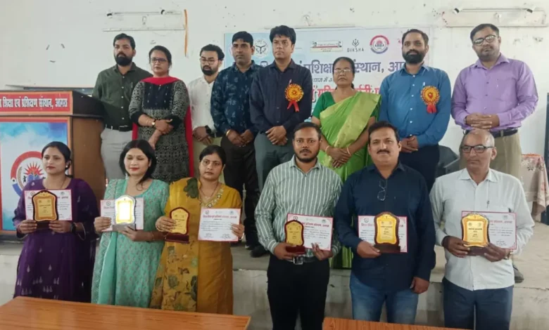 DIET आगरा, गणित टीएलएम प्रदर्शनी, टीएलएम मॉडल्स, शिक्षकों का नवाचार, बेसिक शिक्षा आगरा, माध्यमिक शिक्षा आगरा, पुष्पा कुमारी डायट, यशपाल सिंह डायट, सत्यपाल सिंह टीएलएम, सोनाक्षी टीएलएम, agra education news, teachers creativity, math tlm india, tlm exhibition up, educational innovation india, student centered learning, math teaching aids, agra news hindi, education events 2025