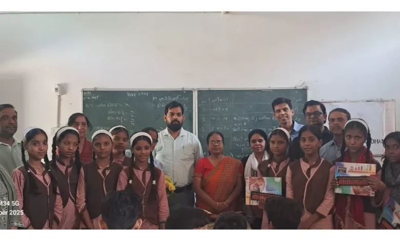 Tej Dimaag Foundation, Free Abacus Classes, Abacus Training Agra, Shyama Devi School Agra, Mission Shakti Abacus, Pushpa Singh DIET Agra, Kapil Sharma Abacus India, Agra Education News, Free Education Initiative, Abacus for Kids, Mental Math Training, Education Innovation, Hindi Education News, Government School Upliftment, Child Development Program, आगरा शिक्षा समाचार, नि:शुल्क अबेकस प्रशिक्षण, तेज दिमाग फाउंडेशन, मिशन शक्ति अभियान, बच्चों के लिए अबेकस कक्षा