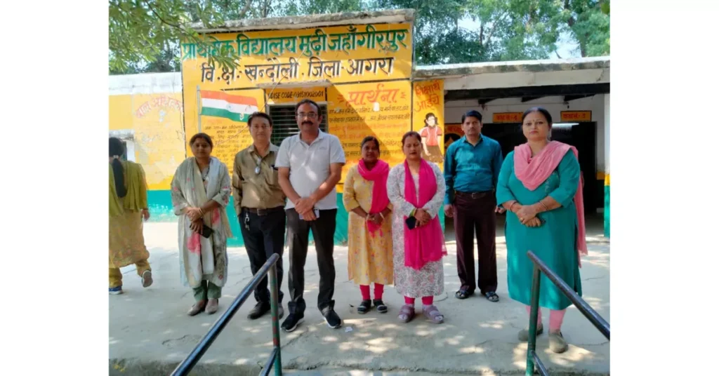 विश्व खाद्य दिवस 2025: आगरा के कंपोजिट विद्यालय में बच्चों ने सीखा संतुलित आहार और पोषण का महत्व | World Food Day Agra News विश्व खाद्य दिवस, आगरा समाचार, खंदौली विद्यालय, संतुलित आहार, पोषण जागरूकता, बाल स्वास्थ्य, स्कूल कार्यक्रम, स्वास्थ्य विभाग आगरा, मिड डे मील योजना, वृक्षारोपण कार्यक्रम, शिक्षा विभाग, मिशन पोषण, बच्चों का स्वास्थ्य, एस शेरवानी, hindi news, agra latest news, world food day india, nutrition awareness program, school health camp