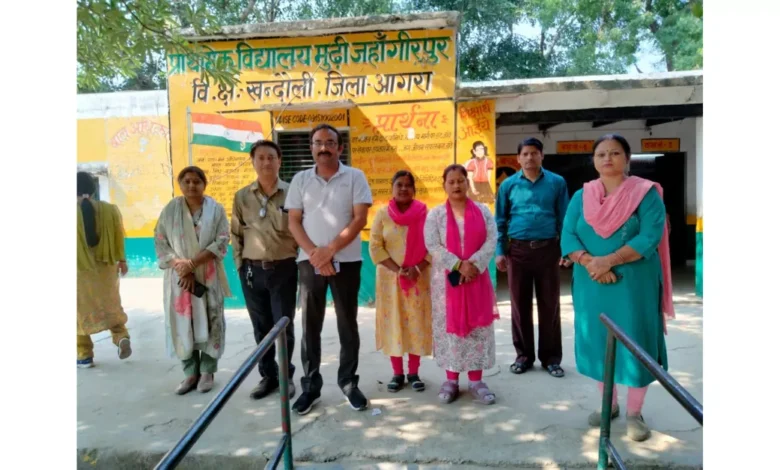 विश्व खाद्य दिवस, आगरा समाचार, खंदौली विद्यालय, संतुलित आहार, पोषण जागरूकता, बाल स्वास्थ्य, स्कूल कार्यक्रम, स्वास्थ्य विभाग आगरा, मिड डे मील योजना, वृक्षारोपण कार्यक्रम, शिक्षा विभाग, मिशन पोषण, बच्चों का स्वास्थ्य, एस शेरवानी, hindi news, agra latest news, world food day india, nutrition awareness program, school health camp