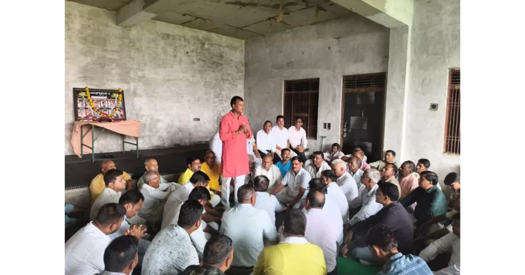 खेरागढ़ हादसा, दुर्गा विसर्जन दुर्घटना, लोधी समाज आगरा, लक्ष्य संस्था आगरा, खुशियापुर हादसा, आगरा न्यूज़, सामाजिक सहायता, आर्थिक मदद, श्रद्धांजलि सभा, आगरा ताज़ा खबरें, यूपी न्यूज़, आगरा समाज समाचार, मानवता की मिसाल, दुखद हादसा, स्थानीय समाचार आगरा