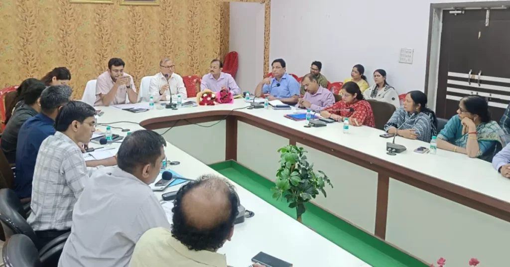 UP Scholarship 2025: प्रमुख सचिव सुभाष चंद्र शर्मा की अध्यक्षता में छात्रवृत्ति योजना समीक्षा बैठक सम्पन्न | 27 से 31 अक्टूबर तक खुलेगा पोर्टल UP Scholarship 2025, छात्रवृत्ति योजना, दशमोत्तर छात्रवृत्ति, पूर्वदशम छात्रवृत्ति, Subhash Chandra Sharma, आगरा बैठक, UP Scholarship Portal, छात्रवृत्ति आवेदन, यूपी छात्रवृत्ति समाचार, यूपी स्कॉलरशिप अपडेट, Uttar Pradesh Scholarship, Scholarship Portal Reopen, UP Government Schemes