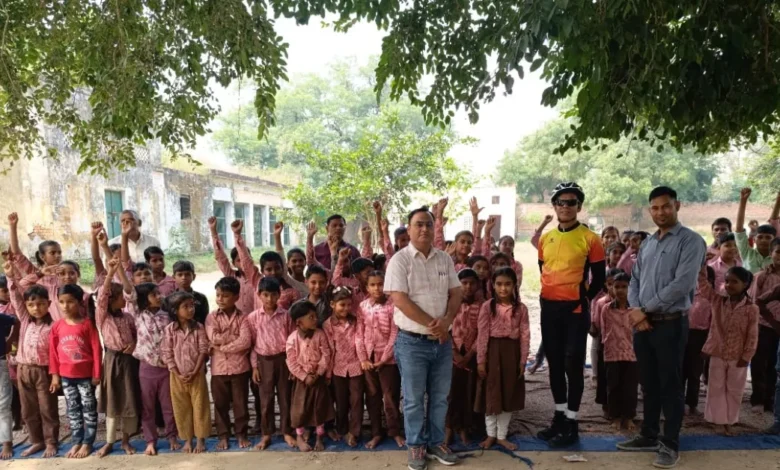 प्रमोद कटारा, आगरा साइक्लिस्ट, फतेहाबाद विद्यालय, प्रेरक कार्यक्रम, स्वास्थ्य जागरूकता, पर्यावरण संरक्षण, छात्र प्रेरणा, फिटनेस टिप्स, विश्व रिकॉर्ड धारक, लिम्का बुक रिकॉर्ड, इंडिया बुक रिकॉर्ड, एशिया बुक रिकॉर्ड, शिक्षा समाचार, अनुशासन और परिश्रम, फिट इंडिया मूवमेंट, ग्रीन इंडिया अभियान