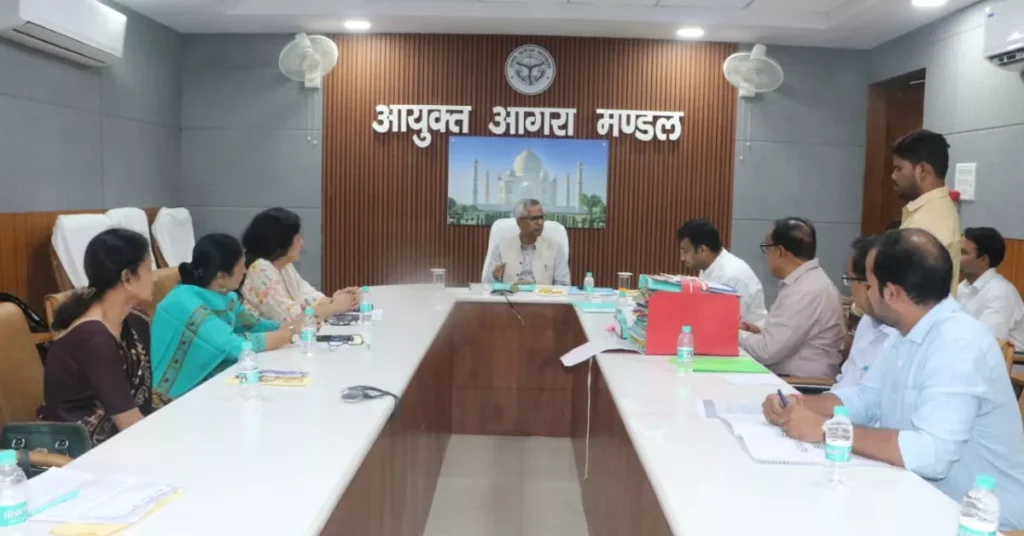 Agra Breaking: आगरा कॉलेज बैठक: मण्डलायुक्त शैलेन्द्र कुमार सिंह की अध्यक्षता में हुए बड़े निर्णय, शिक्षकों को राहत और सुधार योजनाओं को मिली मंजूरी आगरा कॉलेज बैठक, मण्डलायुक्त शैलेन्द्र कुमार सिंह, आगरा कॉलेज समाचार, आगरा शिक्षा समाचार, आगरा कॉलेज प्रबंध समिति, आगरा जिला समाचार, डॉ चित्र कुमार गौतम, आगरा कॉलेज निर्णय, उच्च शिक्षा विभाग उत्तर प्रदेश, शिक्षकों की नियुक्ति आगरा, आगरा कॉलेज स्थायीकरण, आगरा कॉलेज वेतन वृद्धि, आगरा कॉलेज सुधार योजना, आगरा कॉलेज प्राचार्य बैठक, शिक्षा सुधार आगरा, आगरा कॉलेज फैकल्टी अपडेट, उत्तर प्रदेश कॉलेज बैठक, आगरा मंडलायुक्त बैठक, आगरा शिक्षा विभाग समाचार, आगरा समाचार
