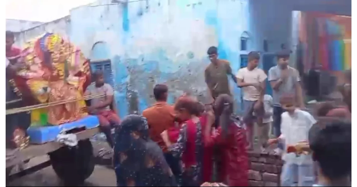 कागारौल दुर्गा विसर्जन 2025, गढ़मुक्खा मां दुर्गा पूजा, दुर्गा विसर्जन यात्रा आगरा, नवरात्रि महोत्सव 2025, मां दुर्गा प्रतिमा विसर्जन, अकोला खारी नदी विसर्जन, Durga Visarjan Agra, Navratri Durga Visarjan