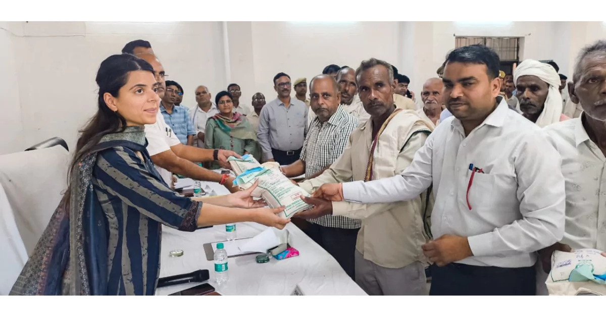 आगरा सरसों मिनिकिट योजना 2025, मुफ्त सरसों बीज यूपी सरकार, पूसा सरसों 32 बीज वितरण, यूपी कृषि समाचार, किसान बीज योजना, agridarshan up gov in, रबी फसल 2025-26, आगरा कृषि विभाग योजना