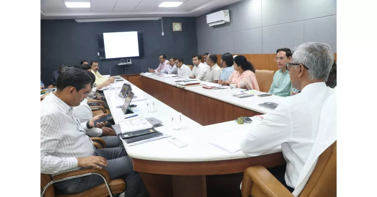 आगरा समाचार, मण्डलायुक्त शैलेन्द्र कुमार सिंह, आईजीआरएस समीक्षा बैठक, आगरा मंडल समीक्षा, कर वसूली बैठक, आगरा प्रशासन, आगरा ताज़ा खबर, उत्तर प्रदेश समाचार, फिरोजाबाद समाचार, मथुरा समाचार, मैनपुरी समाचार, वृक्षारोपण अभियान, आगरा मंडलायुक्त, सरकारी बैठक आगरा, विकास समीक्षा बैठक, राजस्व वसूली आगरा, आईजीआरएस निस्तारण, आगरा डीएम, प्रशासनिक समीक्षा, ताज नगरी समाचार