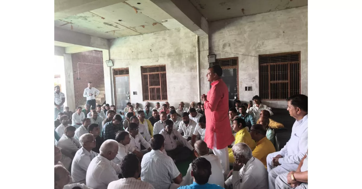 खेरागढ़ हादसा, दुर्गा विसर्जन दुर्घटना, लोधी समाज आगरा, लक्ष्य संस्था आगरा, खुशियापुर हादसा, आगरा न्यूज़, सामाजिक सहायता, आर्थिक मदद, श्रद्धांजलि सभा, आगरा ताज़ा खबरें, यूपी न्यूज़, आगरा समाज समाचार, मानवता की मिसाल, दुखद हादसा, स्थानीय समाचार आगरा