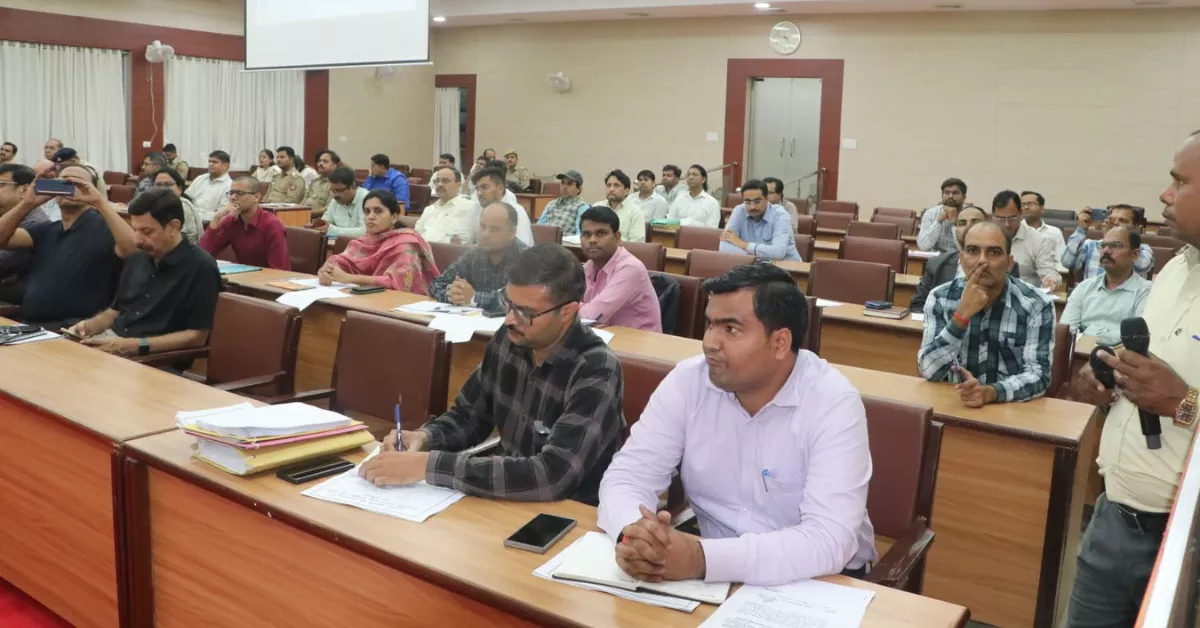 आगरा उद्योग बन्धु समिति बैठक, मण्डलायुक्त शैलेन्द्र कुमार सिंह, आगरा औद्योगिक विकास, यूपीसीडा आगरा प्रोजेक्ट्स, मुख्यमंत्री युवा स्वरोजगार योजना, ओडीओपी योजना उत्तर प्रदेश, सीएम युवा उद्यमी विकास अभियान, आगरा निवेश समाचार, उत्तर प्रदेश निवेश नीति, फाउंड्री नगर सौंदर्यीकरण, सिकंदरा औद्योगिक क्षेत्र, उद्योग बन्धु बैठक आगरा, यूपी उद्योग विकास, आगरा में औद्योगिक निवेश, एक ट्रिलियन डॉलर इकोनॉमी यूपी, आगरा व्यापार समाचार, यूपीसीडा विकास कार्य, मण्डलीय उद्योग समीक्षा बैठक, आगरा रोजगार सृजन, उत्तर प्रदेश उद्योग प्रोत्साहन