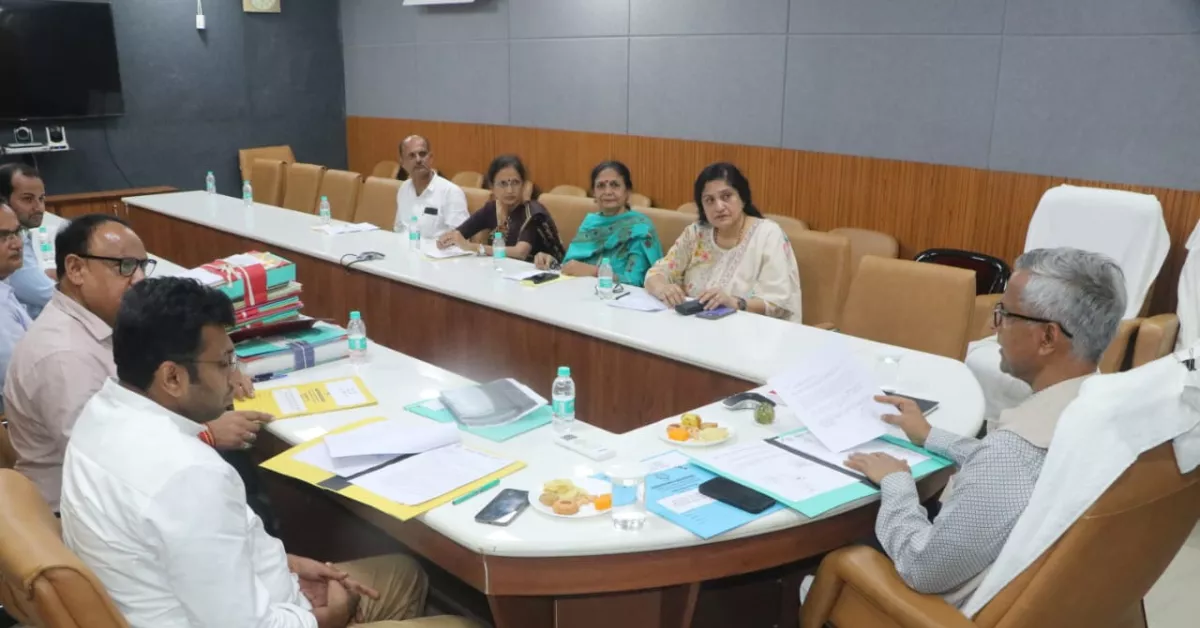 आगरा कॉलेज बैठक, मण्डलायुक्त शैलेन्द्र कुमार सिंह, आगरा कॉलेज समाचार, आगरा शिक्षा समाचार, आगरा कॉलेज प्रबंध समिति, आगरा जिला समाचार, डॉ चित्र कुमार गौतम, आगरा कॉलेज निर्णय, उच्च शिक्षा विभाग उत्तर प्रदेश, शिक्षकों की नियुक्ति आगरा, आगरा कॉलेज स्थायीकरण, आगरा कॉलेज वेतन वृद्धि, आगरा कॉलेज सुधार योजना, आगरा कॉलेज प्राचार्य बैठक, शिक्षा सुधार आगरा, आगरा कॉलेज फैकल्टी अपडेट, उत्तर प्रदेश कॉलेज बैठक, आगरा मंडलायुक्त बैठक, आगरा शिक्षा विभाग समाचार, आगरा समाचार