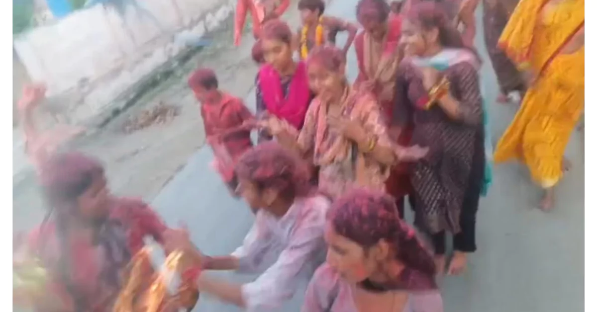 कागारौल दुर्गा विसर्जन 2025, गढ़मुक्खा मां दुर्गा पूजा, दुर्गा विसर्जन यात्रा आगरा, नवरात्रि महोत्सव 2025, मां दुर्गा प्रतिमा विसर्जन, अकोला खारी नदी विसर्जन, Durga Visarjan Agra, Navratri Durga Visarjan