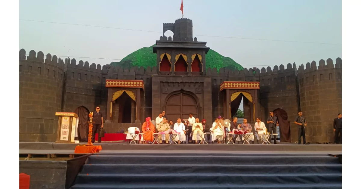 जाणता राजा महा नाट्य आगरा, शिवाजी महाराज डिजिटल म्यूजियम, रामनाथ कोविंद आगरा दौरा, जयवीर सिंह पर्यटन मंत्री, आगरा पर्यटन योजनाएँ 2025, बटेश्वर शिव मंदिर विकास, आगरा सांस्कृतिक समाचार, शिवाजी महाराज कैद आगरा