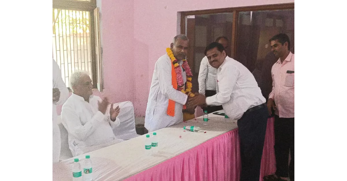 रमेश चन्द्र कुंडे, एसी/एसटी आयोग उत्तर प्रदेश, बाल्मीकि समाज, लाल डिग्गी शाहगंज, आगरा न्यूज़, दलित कल्याण योजना, चिरौली निरीक्षण, बैनई ग्राम पंचायत, अनुसूचित जाति आयोग, जनसुनवाई आगरा, SC ST Commission Uttar Pradesh, Ramesh Chandra Kunde Visit, Agra News Today, Prabhat Pheri Agra, Dalit Welfare News, Mahesh Chaudhary Apna Dal S