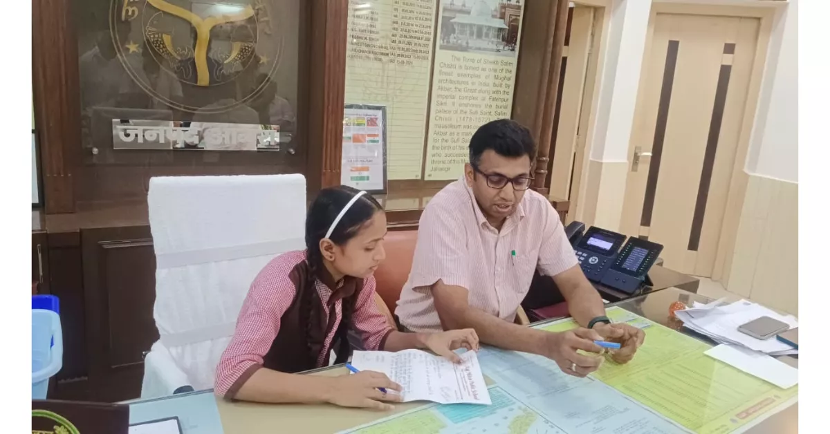 मिशन शक्ति 5.0, आगरा समाचार, छात्रा गुलाल, एक दिन की डीएम, जिलाधिकारी अरविंद मल्लप्पा बंगारी, महिला सशक्तिकरण, योगी आदित्यनाथ, बेटी बचाओ बेटी पढ़ाओ, UP Mission Shakti, Girl Empowerment India, Student Became DM, Agra Girl News, IAS Inspiration, Beti Bachao Beti Padhao UP, महिला अधिकार, यूपी महिला सुरक्षा, आगरा न्यूज, Mission Shakti UP 2025