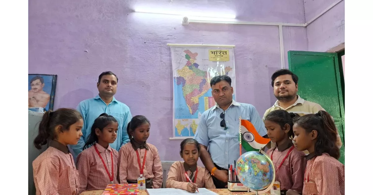 अंतरराष्ट्रीय बालिका दिवस 2025, बालिका दिवस पर कार्यक्रम, खेरागढ़ समाचार, आगरा शिक्षा समाचार, छात्रा प्रधानाध्यापिका लक्ष्मी, बेटी बचाओ बेटी पढ़ाओ, बालिका सशक्तिकरण, girl child empowerment, girls leadership theme 2025, international day of girl child history, mission shakti up, UP school news, women empowerment india, inspirational stories of girls, beti padhao campaign