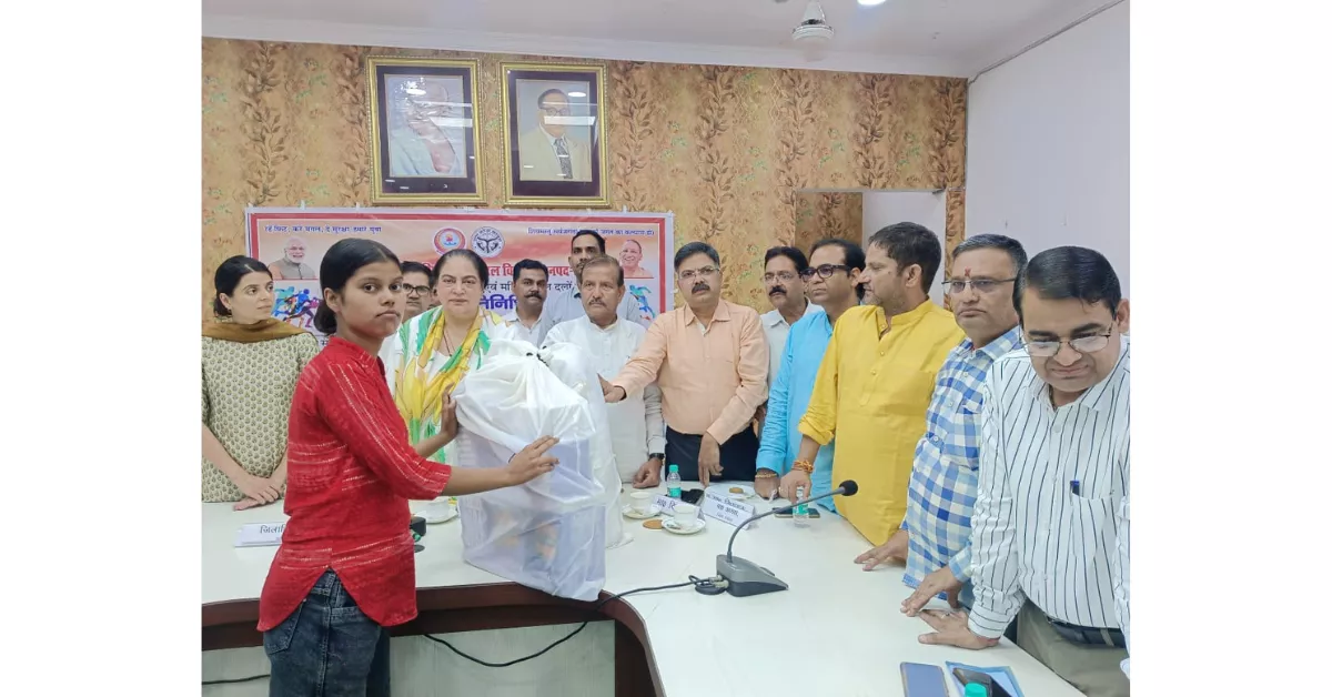 योगी आदित्यनाथ, युवक मंगल दल, महिला मंगल दल, सांसद खेल स्पर्धा 2025, विधायक खेल स्पर्धा 2025, आगरा समाचार, Uttar Pradesh Sports News, Yogi Adityanath News, Indira Gandhi Pratishthan Lucknow, खेल किट वितरण कार्यक्रम, Agra Sports Event, Yuva Kalyan Vibhag, Pradeshik Vikas Dal, रानी पक्षालिका सिंह, पुरुषोत्तम खंडेलवाल, Arvind Mallappa Bangari, आगरा जिला प्रशासन, खेलों का प्रोत्साहन, Uttar Pradesh Government Schemes, Sports Development UP, Yogi Government Initiatives, UP Youth Empowerment, Agra Latest News, आगरा आज की खबर, UP Sports Program 2025, CM Yogi Event 2025, UP News Hindi, YogiAdityanath, AgraNews, UPGovernmentNews, YouthSportsIndia, MangalDalUP, SportsDistributionUP