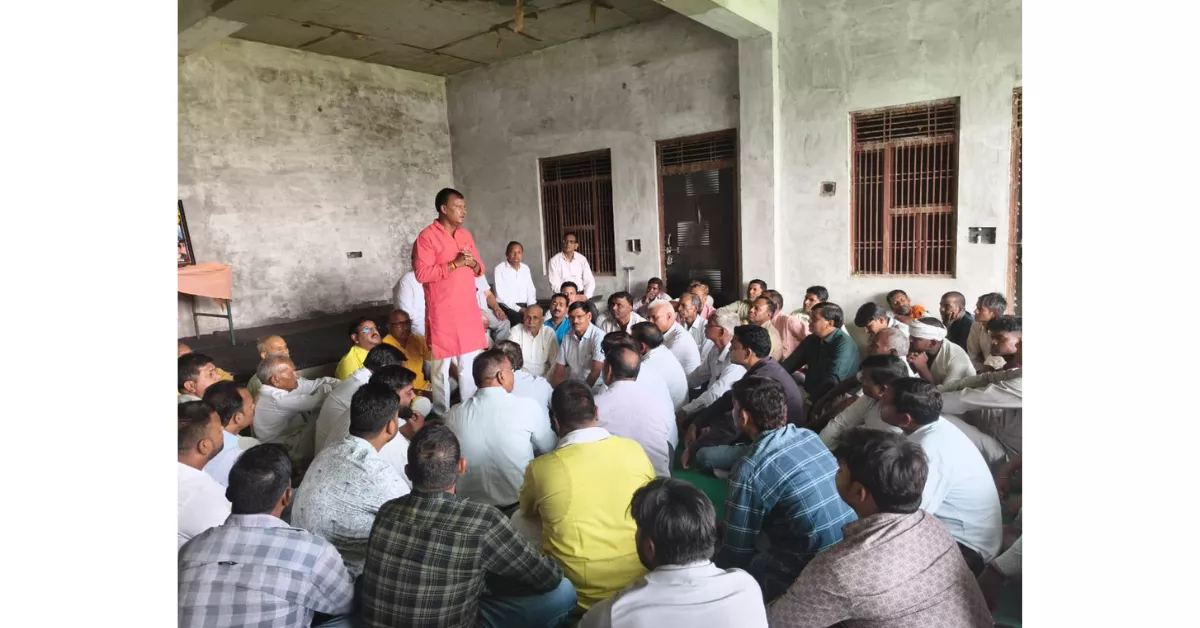 खेरागढ़ हादसा, दुर्गा विसर्जन दुर्घटना, लोधी समाज आगरा, लक्ष्य संस्था आगरा, खुशियापुर हादसा, आगरा न्यूज़, सामाजिक सहायता, आर्थिक मदद, श्रद्धांजलि सभा, आगरा ताज़ा खबरें, यूपी न्यूज़, आगरा समाज समाचार, मानवता की मिसाल, दुखद हादसा, स्थानीय समाचार आगरा