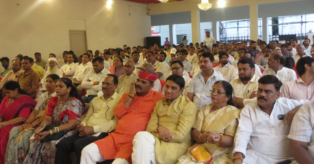 सरदार पटेल जयंती, आगरा समाचार, जयवीर सिंह मंत्री, एक भारत आत्मनिर्भर भारत अभियान, रन फॉर यूनिटी 2025, सरदार पटेल यूनिटी मार्च, स्टैच्यू ऑफ यूनिटी, भाजपा ब्रज क्षेत्र कार्यालय, प्रेस वार्ता आगरा, एसपी सिंह बघेल, सरदार पटेल 150 वर्ष, राष्ट्रीय एकता दिवस, युवाओं में राष्ट्रभक्ति, एकता मार्च कार्यक्रम