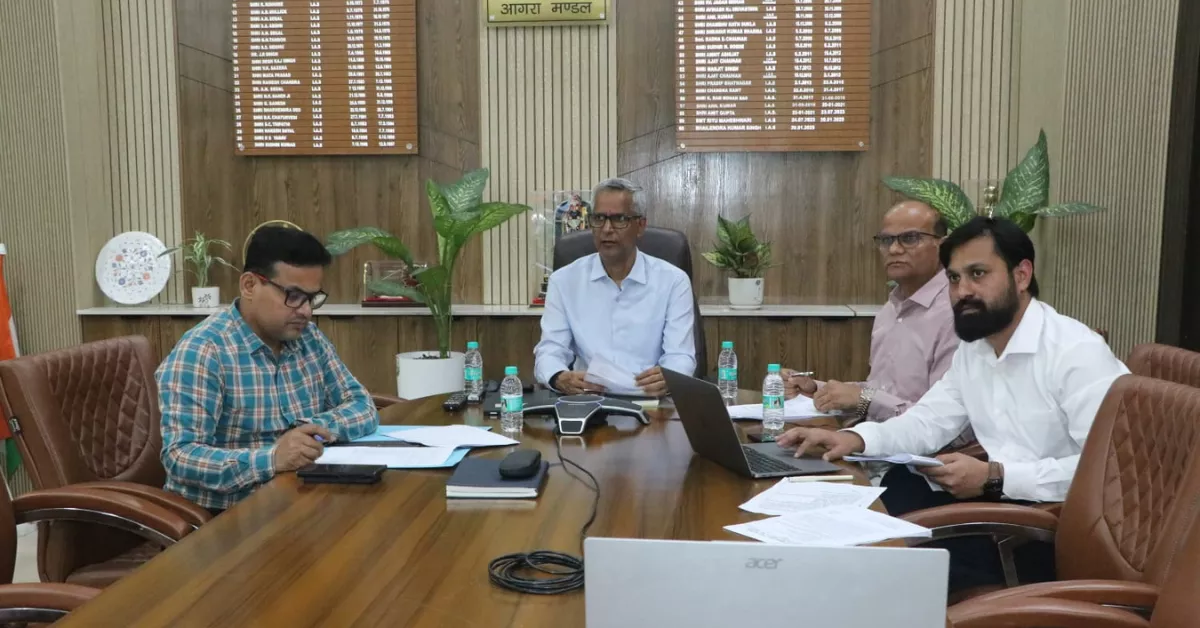 आगरा पेयजल पुनर्गठन योजना, आगरा समाचार, आगरा पेयजल योजना, अमृत 2.0 योजना, आगरा जलापूर्ति परियोजना, मंडलायुक्त शैलेंद्र कुमार सिंह, नगर आयुक्त आगरा, यूपीडा आगरा, एनएचएआई अनुमति, यूपीसीडा भूमि स्वीकृति, भगवती बाग जलाशय, पोईया गांव योजना, छलेसर जल परियोजना, आगरा विकास समाचार, स्मार्ट वाटर सिटी आगरा, अमृत मिशन उत्तर प्रदेश