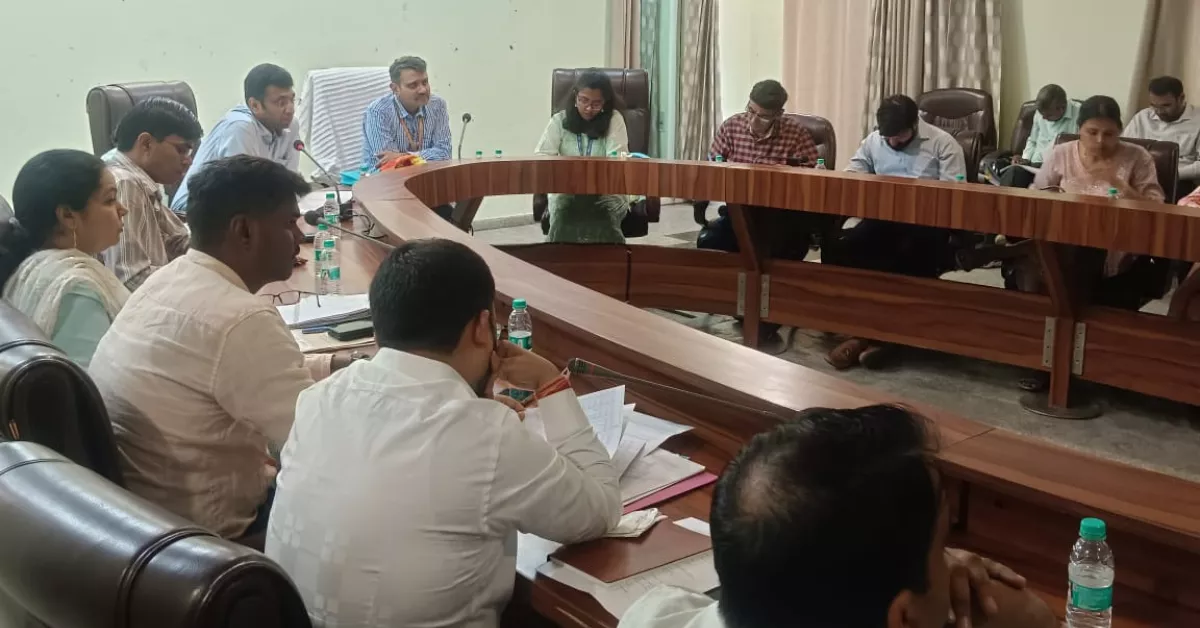 जल शक्ति अभियान, कैच द रेन 2025, आगरा जल संरक्षण, भूगर्भ जल स्तर, प्रधानमंत्री कृषि सिंचाई योजना, जल जीवन मिशन, रोहित कुमार नोडल अधिकारी, वाटर हार्वेस्टिंग सिस्टम, आगरा समाचार, यूपी जल संरक्षण योजना, तालाब जीर्णोद्धार, मनरेगा योजना, कृषि विभाग, सिंचाई विभाग, वृक्षारोपण अभियान, पर्यावरण संरक्षण