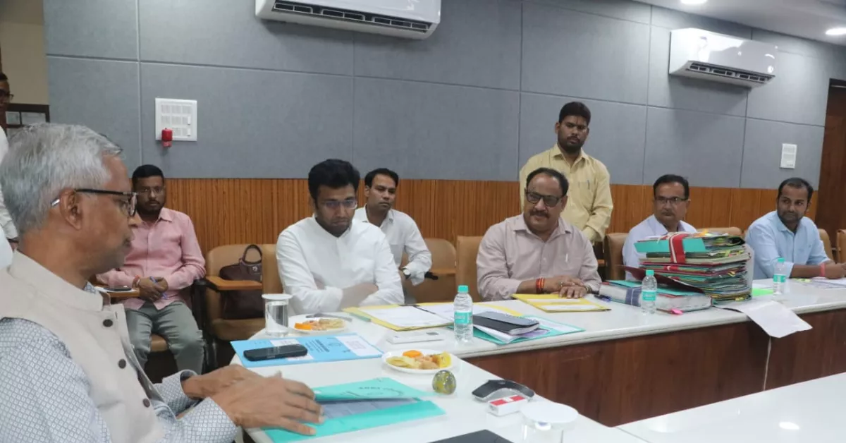 आगरा कॉलेज बैठक, मण्डलायुक्त शैलेन्द्र कुमार सिंह, आगरा कॉलेज समाचार, आगरा शिक्षा समाचार, आगरा कॉलेज प्रबंध समिति, आगरा जिला समाचार, डॉ चित्र कुमार गौतम, आगरा कॉलेज निर्णय, उच्च शिक्षा विभाग उत्तर प्रदेश, शिक्षकों की नियुक्ति आगरा, आगरा कॉलेज स्थायीकरण, आगरा कॉलेज वेतन वृद्धि, आगरा कॉलेज सुधार योजना, आगरा कॉलेज प्राचार्य बैठक, शिक्षा सुधार आगरा, आगरा कॉलेज फैकल्टी अपडेट, उत्तर प्रदेश कॉलेज बैठक, आगरा मंडलायुक्त बैठक, आगरा शिक्षा विभाग समाचार, आगरा समाचार