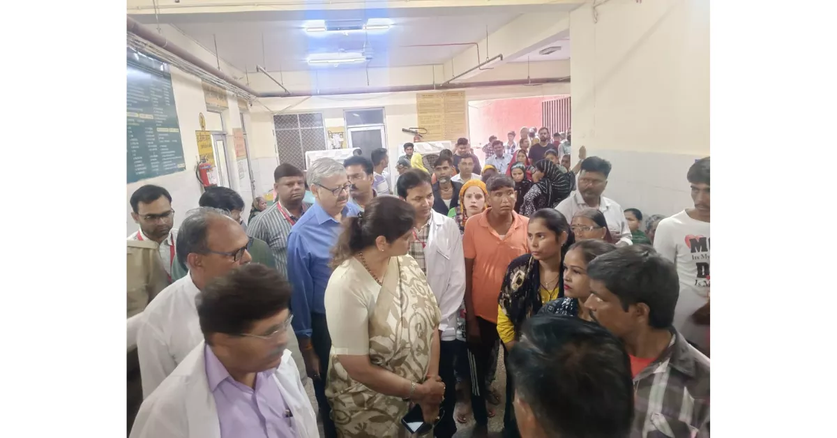 बबीता चौहान, राज्य महिला आयोग, जिला अस्पताल आगरा, आगरा न्यूज़, आगरा स्वास्थ्य समाचार, महिला आयोग निरीक्षण, आगरा अस्पताल खबर, आगरा हेल्थ अपडेट, up women commission news, babita chauhan inspection, health department agra, government hospital up, agra breaking news, google discover news, women health awareness