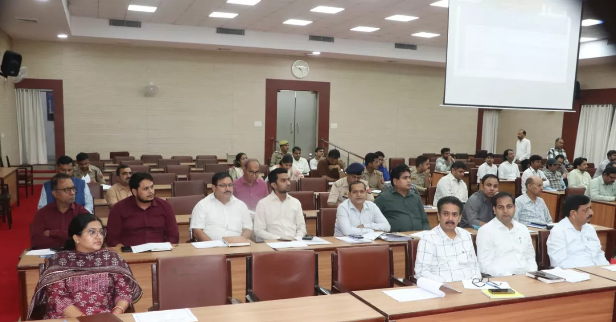 आगरा उद्योग बन्धु समिति बैठक, मण्डलायुक्त शैलेन्द्र कुमार सिंह, आगरा औद्योगिक विकास, यूपीसीडा आगरा प्रोजेक्ट्स, मुख्यमंत्री युवा स्वरोजगार योजना, ओडीओपी योजना उत्तर प्रदेश, सीएम युवा उद्यमी विकास अभियान, आगरा निवेश समाचार, उत्तर प्रदेश निवेश नीति, फाउंड्री नगर सौंदर्यीकरण, सिकंदरा औद्योगिक क्षेत्र, उद्योग बन्धु बैठक आगरा, यूपी उद्योग विकास, आगरा में औद्योगिक निवेश, एक ट्रिलियन डॉलर इकोनॉमी यूपी, आगरा व्यापार समाचार, यूपीसीडा विकास कार्य, मण्डलीय उद्योग समीक्षा बैठक, आगरा रोजगार सृजन, उत्तर प्रदेश उद्योग प्रोत्साहन