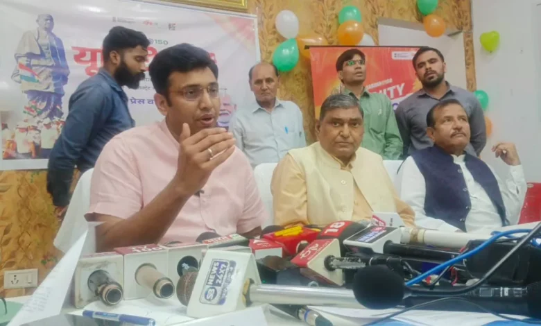 आगरा में लौह पुरुष सरदार पटेल @150 अभियान का शुभारंभ