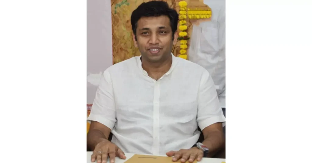 Breaking: आगरा में शुरू हुआ विशेष प्रगाढ़ पुनरीक्षण (SIR) अभियान | 3696 बूथों पर चलेगा मतदाता सूची सुधार कार्य आगरा में अवैध खनन और ओवरलोडिंग पर विशेष अभियान, प्रशासन सख्त, जिलाधिकारी अरविंद मल्लप्पा बंगारी
