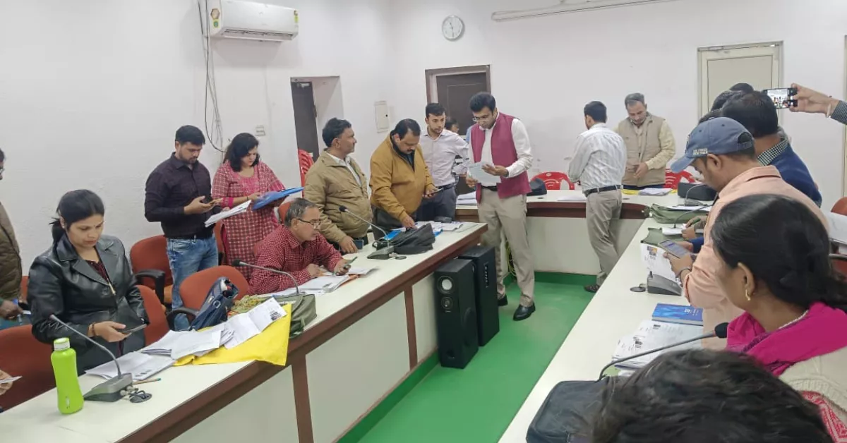 SIR 2025 आगरा, BLO निरीक्षण आगरा, अरविंद मल्लप्पा बंगारी, मतदाता सूची संशोधन आगरा, गणना प्रपत्र भरना, डोर टू डोर सर्वे चुनाव, वोटर लिस्ट अपडेट यूपी, सुपरवाइजर निरीक्षण आगरा, BLO ऐप फीडिंग