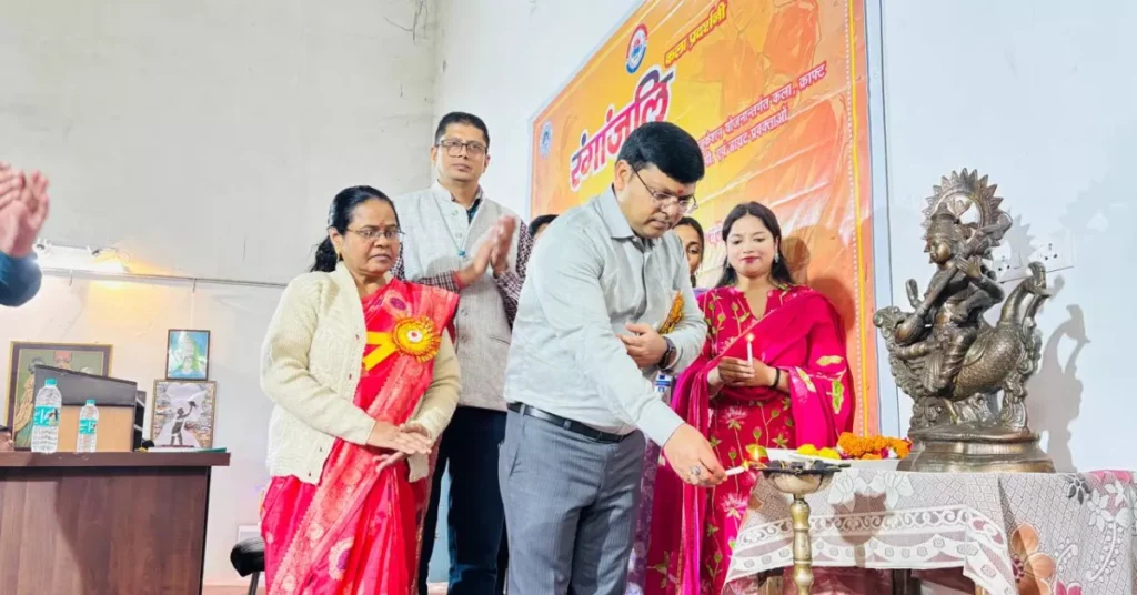 रंगांजलि महोत्सव आगरा, डायट आगरा कला प्रदर्शनी, शिक्षा में कला का समावेश, पुष्पा कुमारी प्राचार्य डायट आगरा, एडीएम सिटी यमुनाधर चौहान, आगरा शिक्षा विभाग कार्यक्रम, शिक्षक कला प्रदर्शनी, सांस्कृतिक कार्यक्रम आगरा, कला क्राफ्ट प्रदर्शनी आगरा, रंगांजलि कला उत्सव 2025