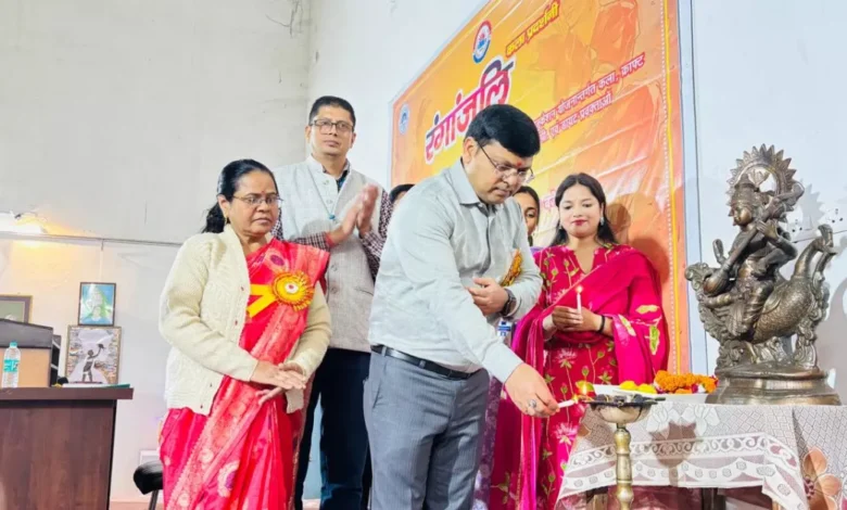 रंगांजलि महोत्सव आगरा, डायट आगरा कला प्रदर्शनी, शिक्षा में कला का समावेश, पुष्पा कुमारी प्राचार्य डायट आगरा, एडीएम सिटी यमुनाधर चौहान, आगरा शिक्षा विभाग कार्यक्रम, शिक्षक कला प्रदर्शनी, सांस्कृतिक कार्यक्रम आगरा, कला क्राफ्ट प्रदर्शनी आगरा, रंगांजलि कला उत्सव 2025