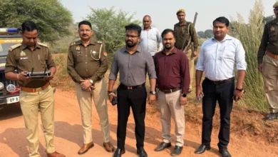 खनन माफिया आगरा, कुल्हाड़ा पहाड़ ड्रोन निगरानी, खेरागढ़ खनन कार्रवाई, जिलाधिकारी अरविंद मल्लप्पा बंगारी, अवैध खनन यूपी, मिथिलेश पांडे खनन अधिकारी, आगरा खनन विभाग अभियान, पर्यावरण संरक्षण आगरा, ड्रोन सर्वे खनन 2025, अवैध परिवहन कार्रवाई