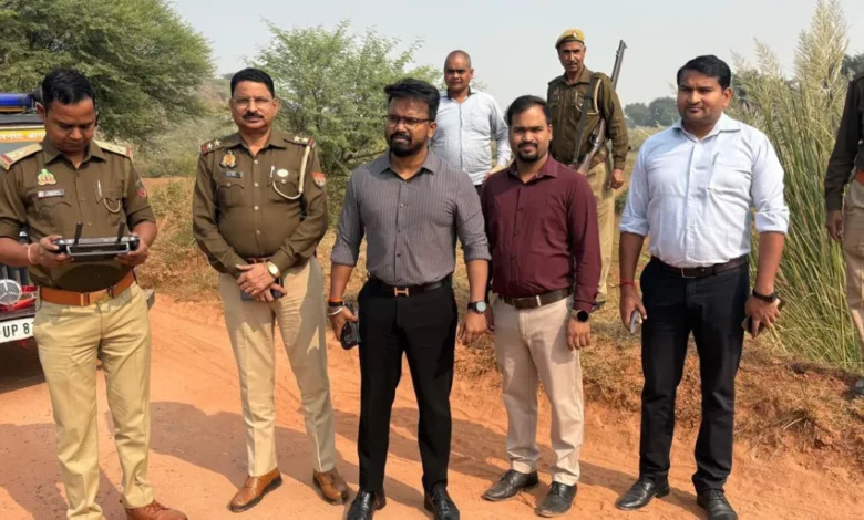 खनन माफिया आगरा, कुल्हाड़ा पहाड़ ड्रोन निगरानी, खेरागढ़ खनन कार्रवाई, जिलाधिकारी अरविंद मल्लप्पा बंगारी, अवैध खनन यूपी, मिथिलेश पांडे खनन अधिकारी, आगरा खनन विभाग अभियान, पर्यावरण संरक्षण आगरा, ड्रोन सर्वे खनन 2025, अवैध परिवहन कार्रवाई