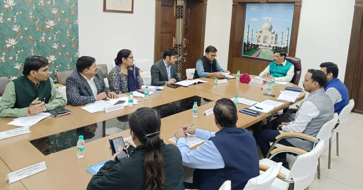 पंचायत चुनाव 2026, मतदाता सूची शुद्धिकरण यूपी, डुप्लीकेट वोटर सत्यापन, ई बीएलओ ऐप उत्तर प्रदेश, राज्य निर्वाचन आयोग बैठक, आगरा पंचायत चुनाव तैयारी, त्रिस्तरीय पंचायत निर्वाचक नामावली