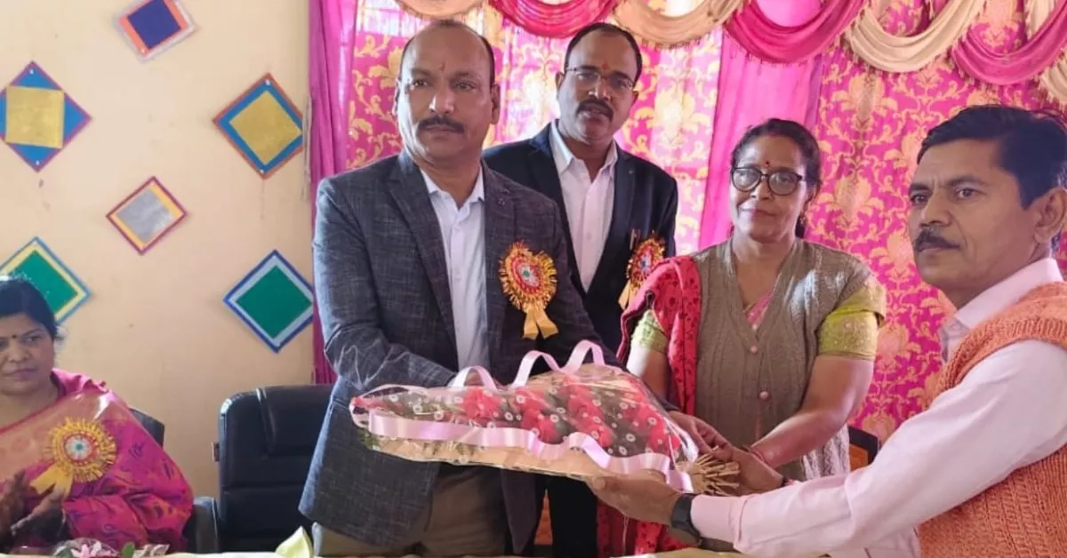 आगरा वार्षिकोत्सव, बीझामई इंटर कॉलेज, सांस्कृतिक कार्यक्रम आगरा, स्कूल वार्षिकोत्सव समाचार, छात्र प्रस्तुतियां, समाजिक नाटक स्कूल, सोशल मीडिया लत नाटक, आगरा शिक्षा समाचार, मॉडल इंटर कॉलेज कार्यक्रम