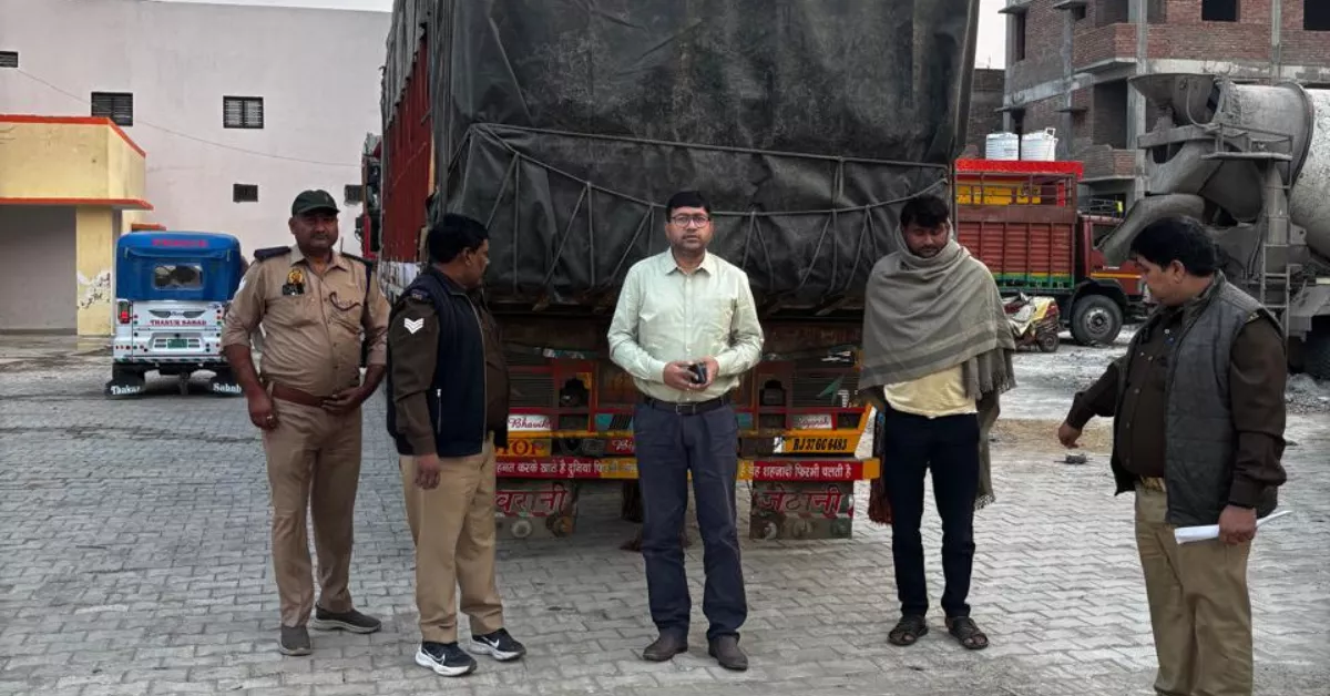 अवैध खनन आगरा, DM अरविंद मल्लप्पा बंगारी कार्रवाई, आगरा ओवरलोडिंग अभियान, आगरा खनन टास्क फोर्स, आगरा जिलाधिकारी अवैध खनन, अवैध परिवहन रोक अभियान आगरा, ओवरलोड ट्रक कार्रवाई आगरा, सड़क दुर्घटना रोक अभियान आगरा, खनन विभाग कार्रवाई आगरा, आगरा प्रशासन अभियान, यूपी अवैध खनन समाचार, यूपी शासन कार्रवाई खनन