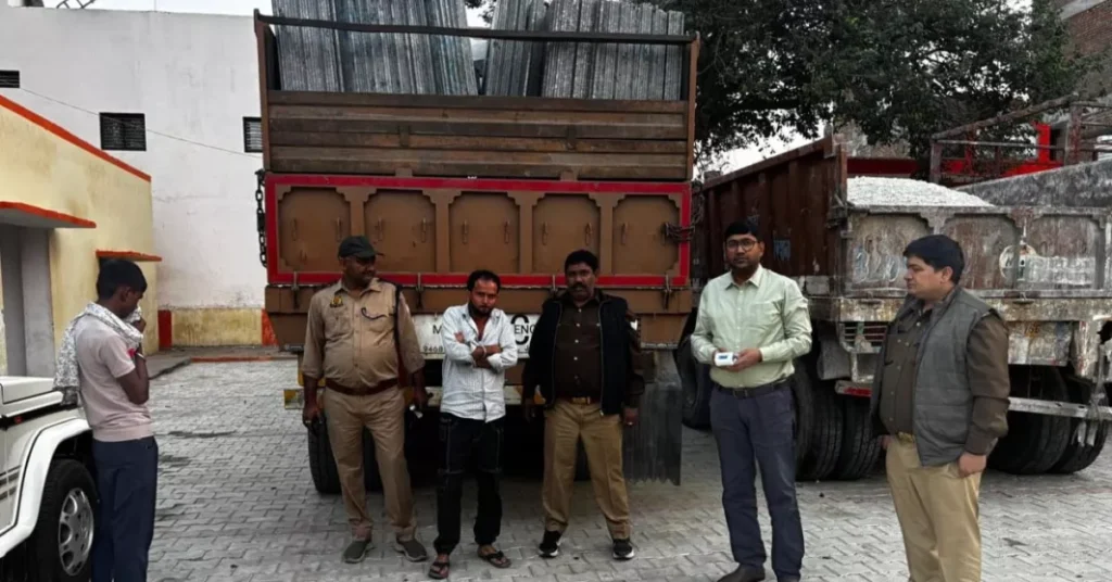 Agra Breaking: अवैध खनन पर DM अरविंद बंगारी की बड़ी कार्रवाई: 273 वाहनों की जांच, 26 चालान, 23 वाहन निरुद्ध अवैध खनन आगरा, DM अरविंद मल्लप्पा बंगारी कार्रवाई, आगरा ओवरलोडिंग अभियान, आगरा खनन टास्क फोर्स, आगरा जिलाधिकारी अवैध खनन, अवैध परिवहन रोक अभियान आगरा, ओवरलोड ट्रक कार्रवाई आगरा, सड़क दुर्घटना रोक अभियान आगरा, खनन विभाग कार्रवाई आगरा, आगरा प्रशासन अभियान, यूपी अवैध खनन समाचार, यूपी शासन कार्रवाई खनन