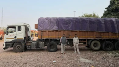 आगरा अवैध खनन अभियान, जिलाधिकारी अरविंद मल्लप्पा बंगारी, अवैध खनन पर कार्रवाई आगरा, ओवरलोडिंग रोकथाम अभियान, वाहन चेकिंग अभियान आगरा, खनन विभाग आगरा समाचार, अवैध परिवहन पर सख्ती, एचएसआरपी चालान कार्रवाई, ओवरलोड ट्रक चेकिंग आगरा, पुलिस व प्रशासन संयुक्त अभियान, आगरा जिले में अवैध रेत खनन, ओवरस्पीडिंग व ओवरलोडिंग कार्रवाई, खनन माफिया पर शिकंजा, आगरा ट्रैफिक प्रवर्तन अभियान, DM बंगारी की कार्रवाई, आगरा सड़कों पर चेकिंग अभियान, अवैध खनिज परिवहन, जिला प्रशासन की कार्रवाई, अवैध खदानों पर निगरानी, सड़क सुरक्षा अभियान आगरा