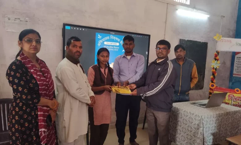 अभिभावक शिक्षक बैठक, विद्यालय प्रबंध समिति बैठक, खेरागढ़ शिक्षा समाचार, आगरा शिक्षा न्यूज, government school news UP, NIPUN Bharat Mission, learning corner concept, विद्यालय उपस्थिति सुधार, students attendance improvement, education development rural India