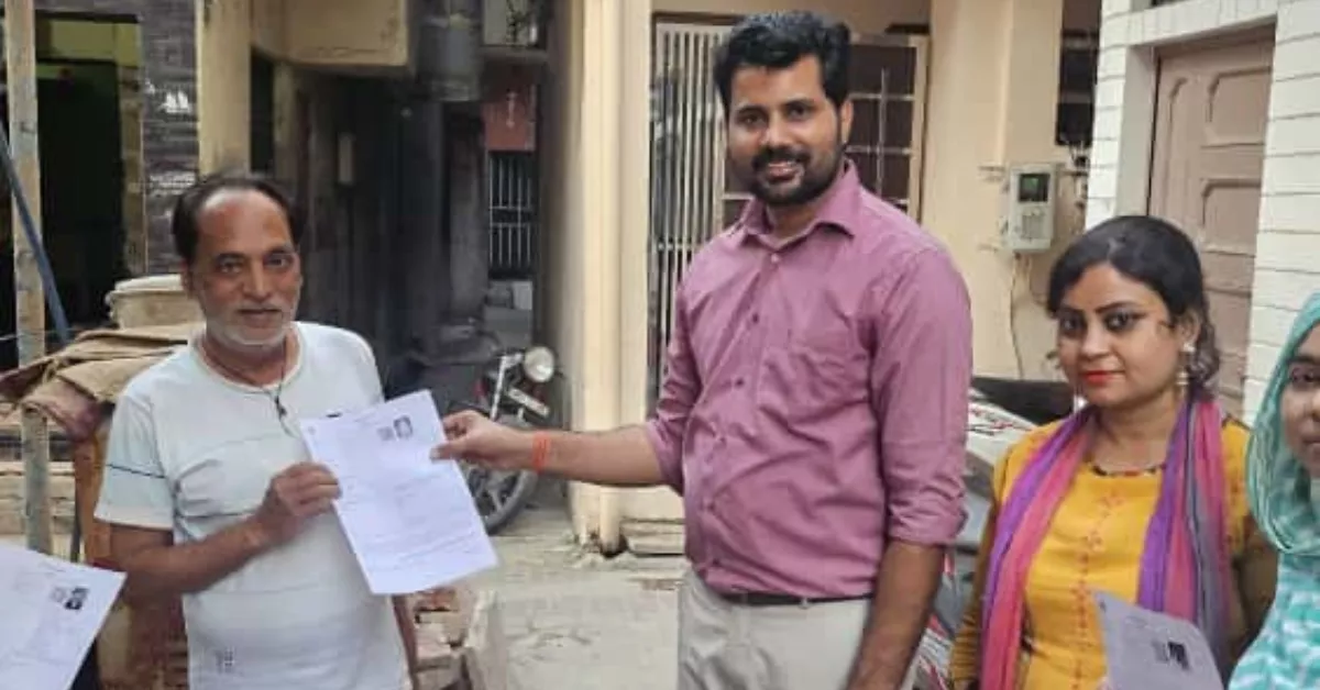 SIR अभियान तेज़, SIR campaign Agra, special intensive revision UP, voter list update India, ब्लो सर्वे UP, आगरा निर्वाचन समाचार, DM Arvind Mallappa Bangari, voter enumeration forms, election commission India update, voter form-6-7-8-8A, मतदाता सूची अद्यतन अभियान