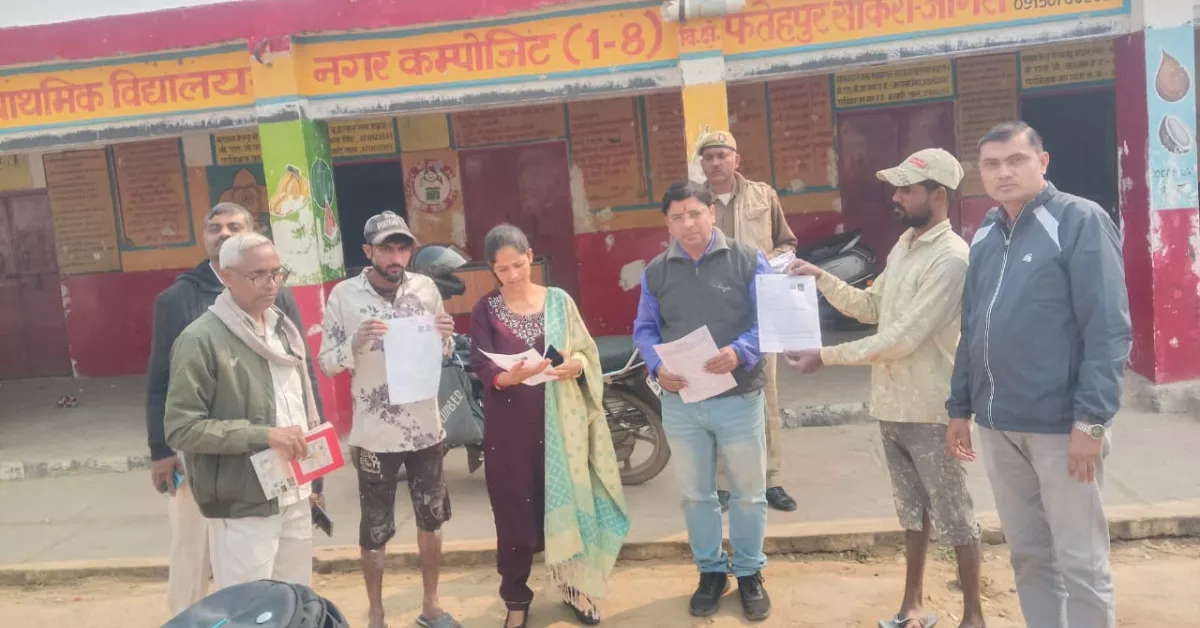 SIR अभियान तेज़, SIR campaign Agra, special intensive revision UP, voter list update India, ब्लो सर्वे UP, आगरा निर्वाचन समाचार, DM Arvind Mallappa Bangari, voter enumeration forms, election commission India update, voter form-6-7-8-8A, मतदाता सूची अद्यतन अभियान