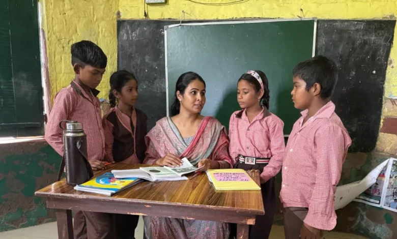 प्राथमिक विद्यालय विदरपुर, फतेहपुर सीकरी शिक्षा समाचार, आगरा शिक्षा खबर, सरकारी स्कूल की उपलब्धि, Wipro Earthian प्रोजेक्ट, पर्यावरण शिक्षा कार्यक्रम, सरकारी स्कूल बच्चे हवाई यात्रा, आगरा शिक्षा सफलता, परिषदीय विद्यालय उपलब्धि, CEE पर्यावरण मित्र कार्यक्रम, विप्रो फाउंडेशन शिक्षा, सरकारी स्कूल की सफलता कहानी, NMMS प्रेरणा, बच्चों की शैक्षिक उपलब्धि, आगरा ब्रेकिंग एजुकेशन न्यूज़