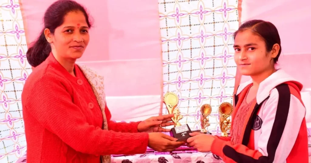 राजकीय बालिका इंटर कॉलेज गढ़ीचन्द्रमन, गढ़ीचन्द्रमन वार्षिकोत्सव, आगरा शिक्षा समाचार, किरावली न्यूज, बालिका शिक्षा आगरा, महिला सशक्तिकरण कार्यक्रम, बेटी बचाओ बेटी पढ़ाओ कार्यक्रम, स्कूल वार्षिकोत्सव समाचार, आगरा स्कूल न्यूज, सरकारी स्कूल कार्यक्रम, छात्राओं की सांस्कृतिक प्रस्तुति, आगरा एजुकेशन न्यूज, यूपी शिक्षा विभाग, बालिका विद्यालय आगरा, शिक्षा प्रेरणादायक समाचार
