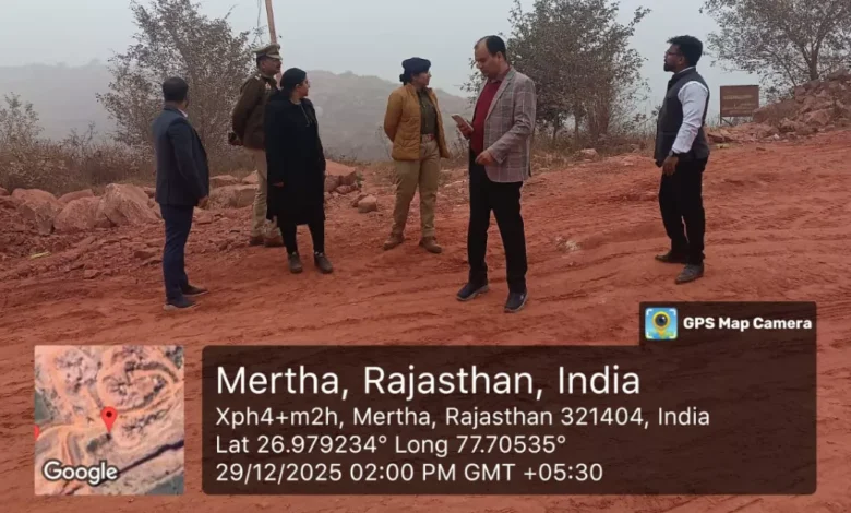 अवैध खनन आगरा, कुल्हाड़ा पहाड़ खेरागढ़, जिलाधिकारी अरविंद मल्लप्पा बंगारी, ड्रोन सर्वे खनन निगरानी, खनन विभाग कार्रवाई, आगरा प्रशासन समाचार, illegal mining action agra, kheragarh news, mining inspection hindi